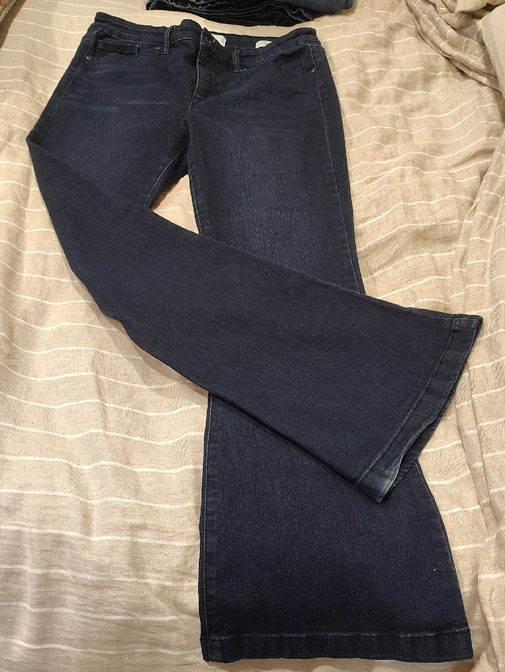 4/$50 sofia by sofia vergara Dark Blue Flare Jeans